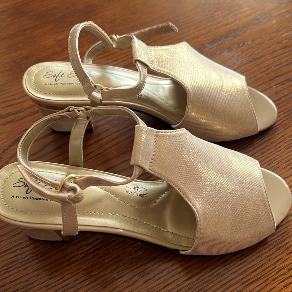 Womens Soft Style sandals with heel. Worn one time. Like new.